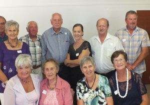 Oud Polisiebeamptes kuier saam